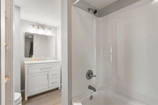 4309 Grandview Road, Kansas City, MO 64137