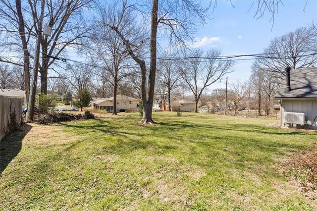 4309 Grandview Road, Kansas City, MO 64137