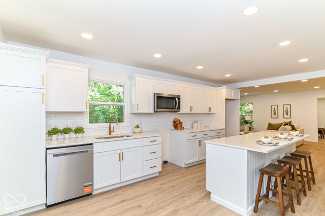 7020 Eastwick Lane, Indianapolis, IN 46256