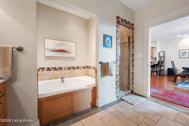 222 E Witherspoon St UNIT 806, Louisville, KY 40202