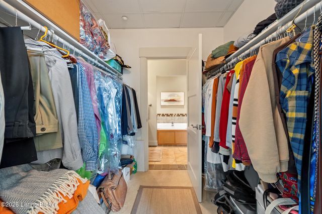 222 E Witherspoon St UNIT 806, Louisville, KY 40202