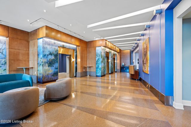 222 E Witherspoon St UNIT 806, Louisville, KY 40202