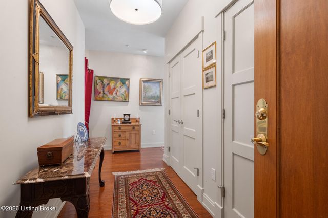 222 E Witherspoon St UNIT 806, Louisville, KY 40202