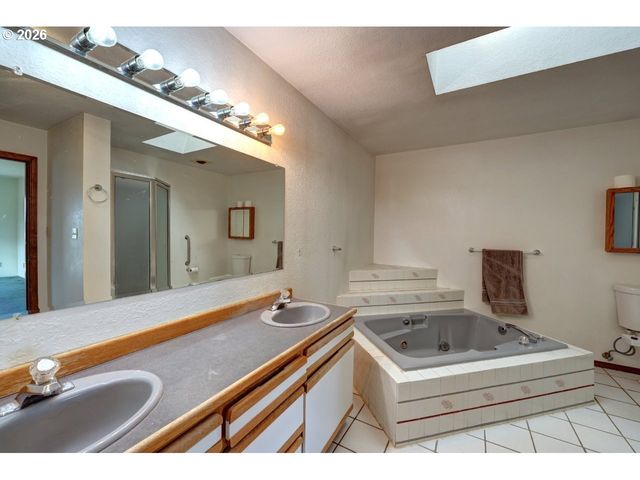 91828 AKERSTEDT Rd, Astoria, OR 97103