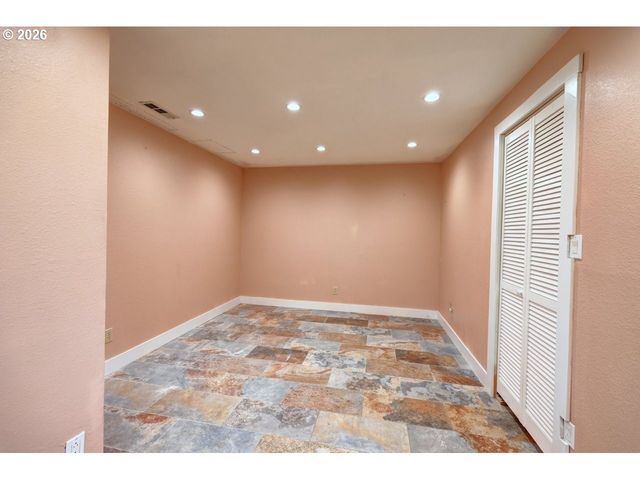 91828 AKERSTEDT Rd, Astoria, OR 97103