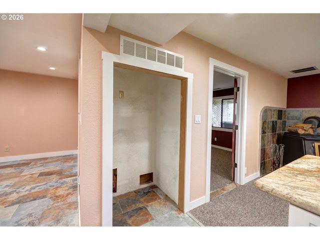 91828 AKERSTEDT Rd, Astoria, OR 97103