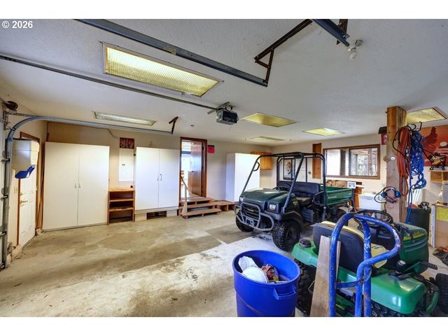 91828 AKERSTEDT Rd, Astoria, OR 97103