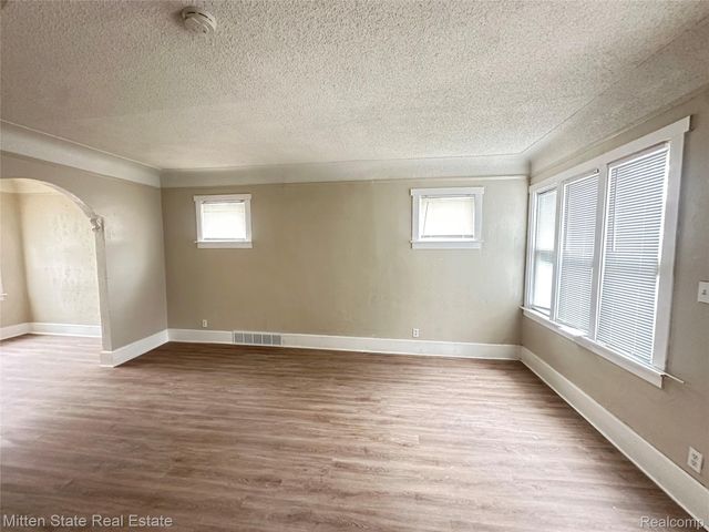 16225 CHEYENNE Street, Detroit, MI 48235