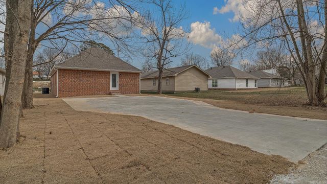 620 N 4th Street, Paragould, AR 72450