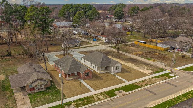620 N 4th Street, Paragould, AR 72450