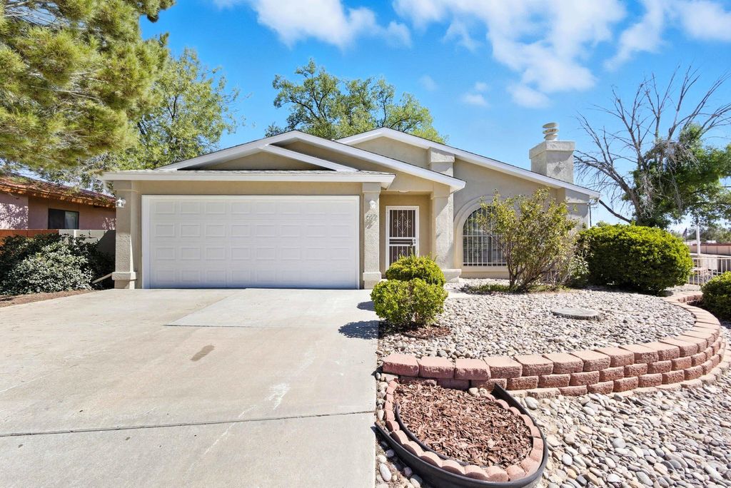 612 CALLE DON DEMETRIO NE, Los Lunas, NM 87031