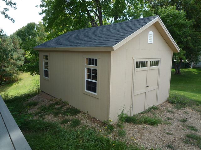 1 Champlain St, Redford, NY 12978