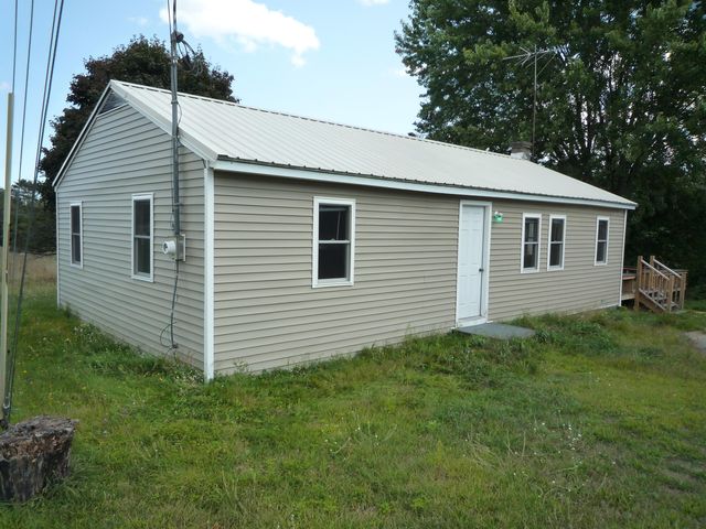 1 Champlain St, Redford, NY 12978