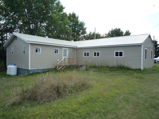 1 Champlain St, Redford, NY 12978