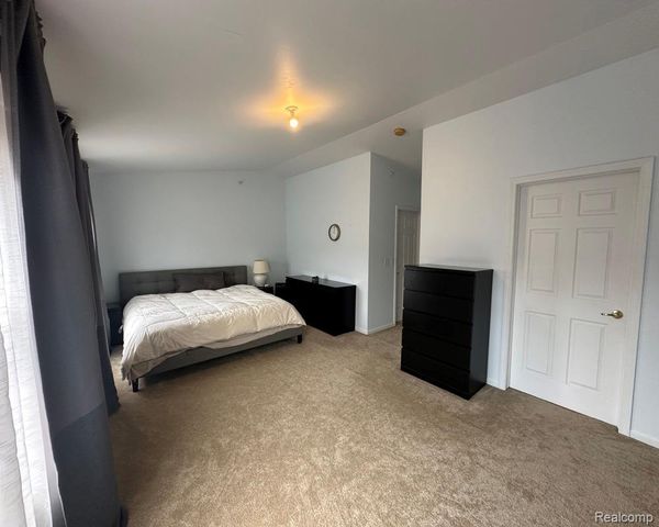 7 GEORGETOWN, Dearborn, MI 48126