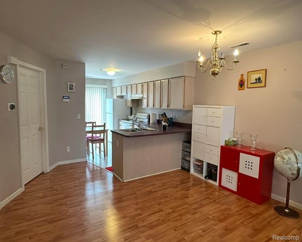 7 GEORGETOWN, Dearborn, MI 48126