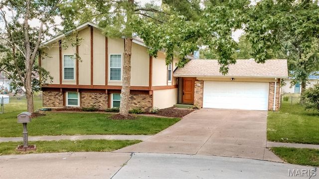 367 Napoli Court, Ballwin, MO 63021