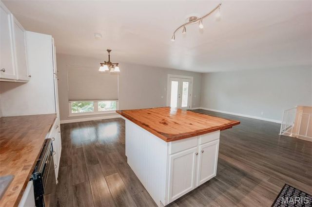 367 Napoli Court, Ballwin, MO 63021