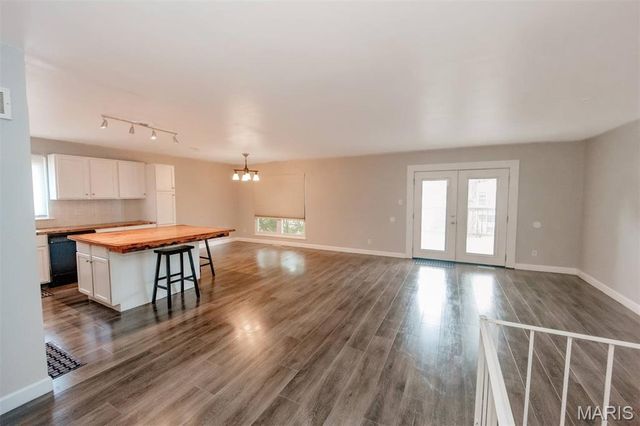 367 Napoli Court, Ballwin, MO 63021