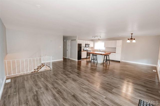 367 Napoli Court, Ballwin, MO 63021