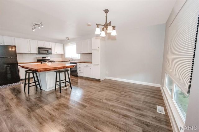 367 Napoli Court, Ballwin, MO 63021