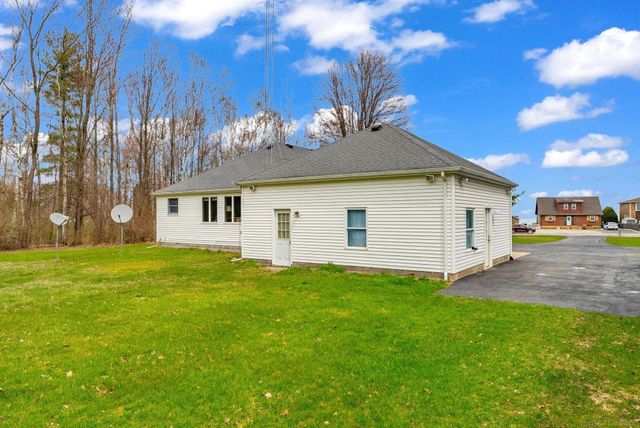 2828 Lakeshore Road, Sanilac Twp, MI 48401