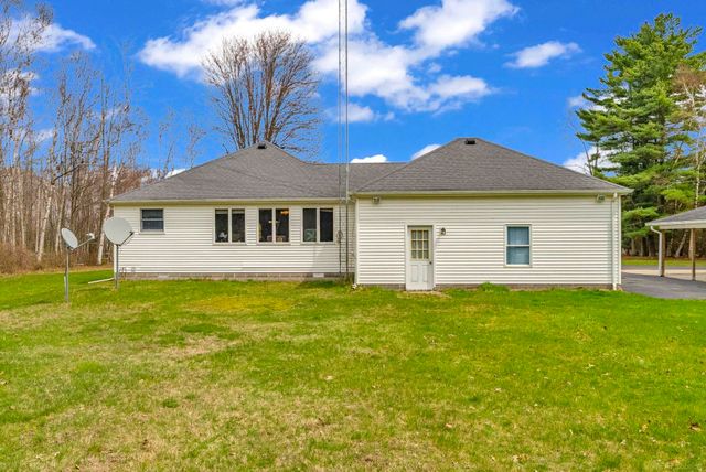 2828 Lakeshore Road, Sanilac Twp, MI 48401