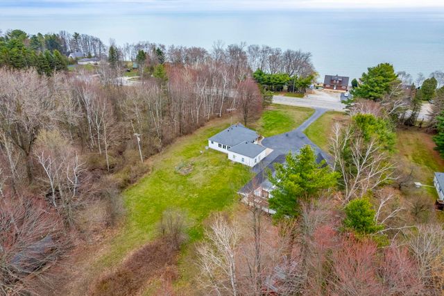 2828 Lakeshore Road, Sanilac Twp, MI 48401