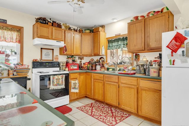 2828 Lakeshore Road, Sanilac Twp, MI 48401