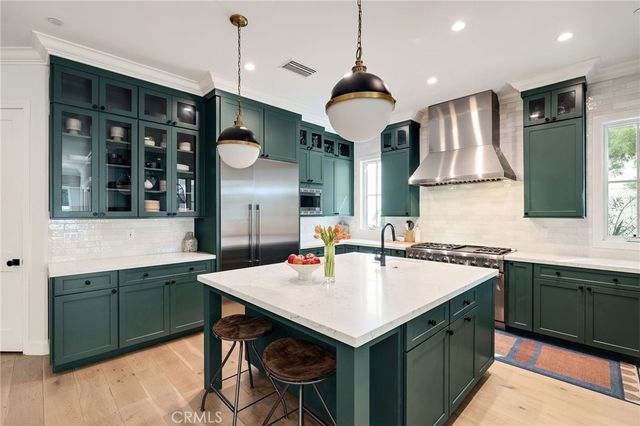 2517 Elm Avenue, Manhattan Beach, CA 90266