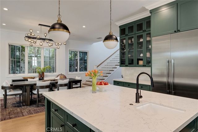 2517 Elm Avenue, Manhattan Beach, CA 90266