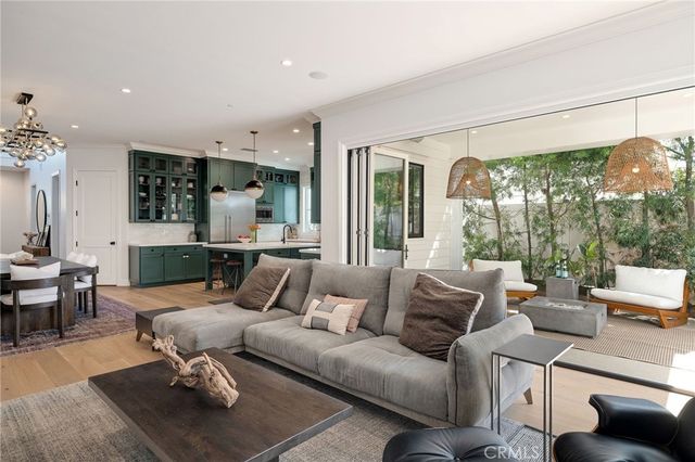 2517 Elm Avenue, Manhattan Beach, CA 90266