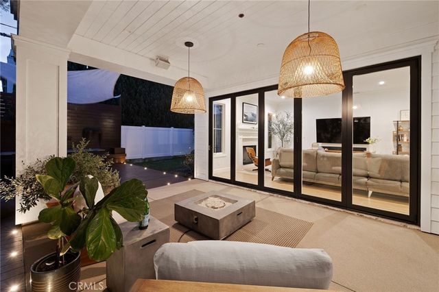 2517 Elm Avenue, Manhattan Beach, CA 90266