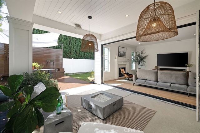 2517 Elm Avenue, Manhattan Beach, CA 90266
