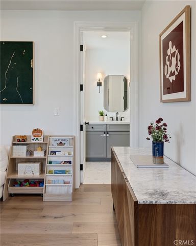 2517 Elm Avenue, Manhattan Beach, CA 90266