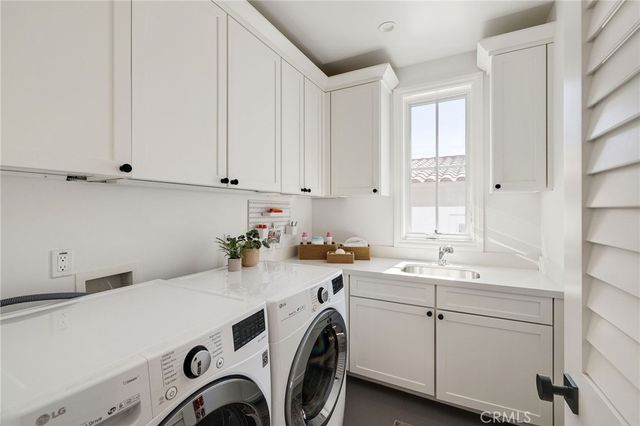 2517 Elm Avenue, Manhattan Beach, CA 90266