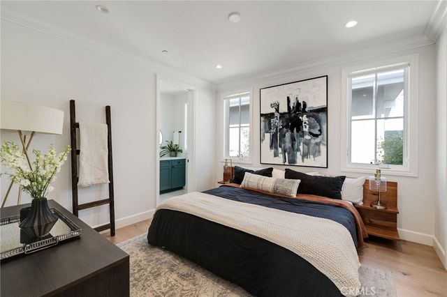 2517 Elm Avenue, Manhattan Beach, CA 90266