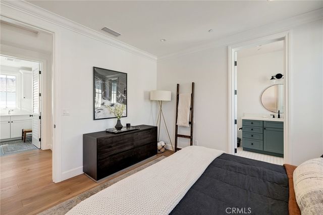 2517 Elm Avenue, Manhattan Beach, CA 90266