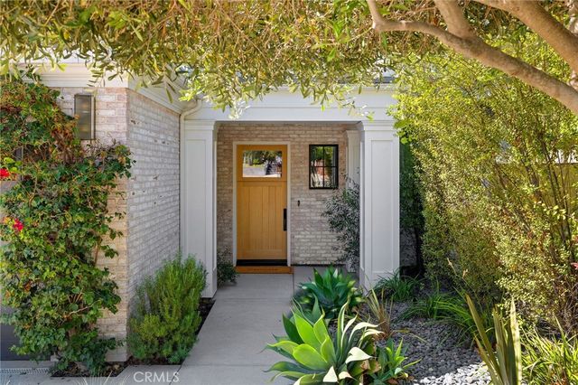 2517 Elm Avenue, Manhattan Beach, CA 90266