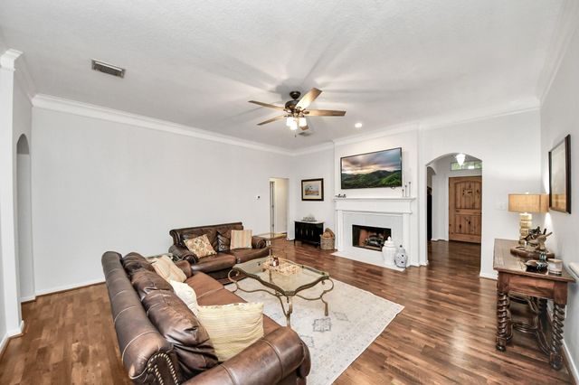 5718 Skydale Lane, Richmond, TX 77469