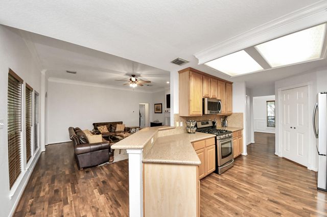 5718 Skydale Lane, Richmond, TX 77469