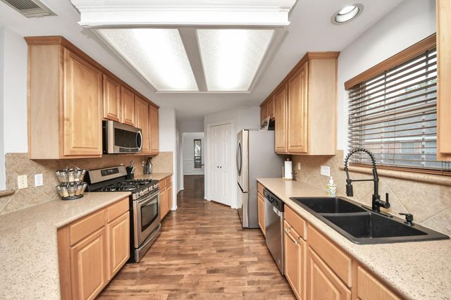 5718 Skydale Lane, Richmond, TX 77469