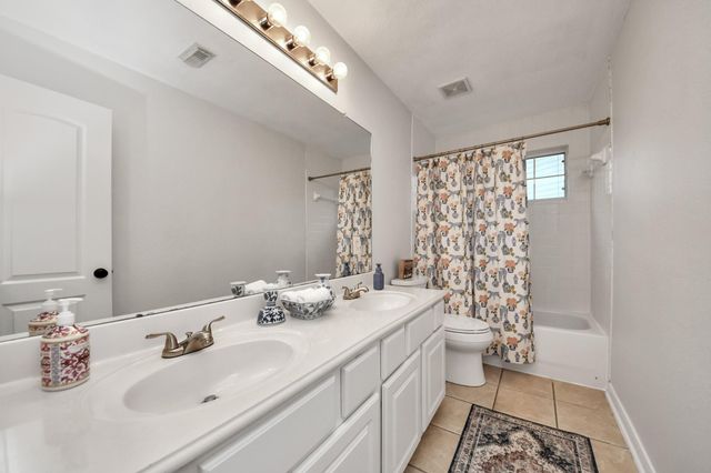 5718 Skydale Lane, Richmond, TX 77469