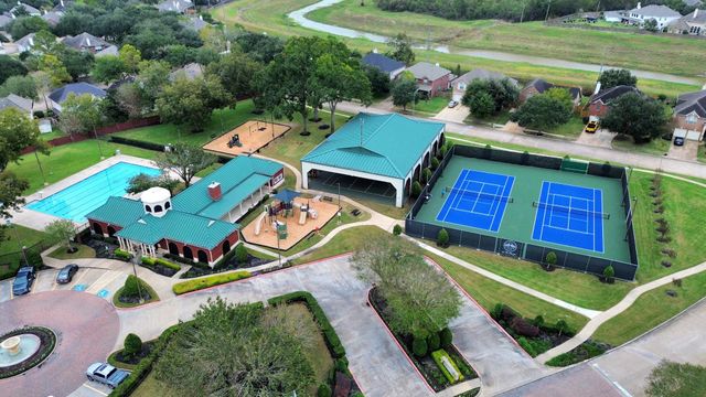 5718 Skydale Lane, Richmond, TX 77469