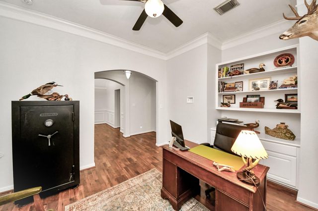 5718 Skydale Lane, Richmond, TX 77469