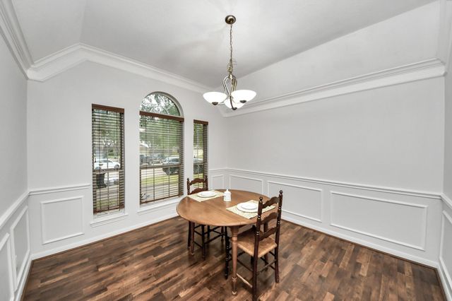 5718 Skydale Lane, Richmond, TX 77469