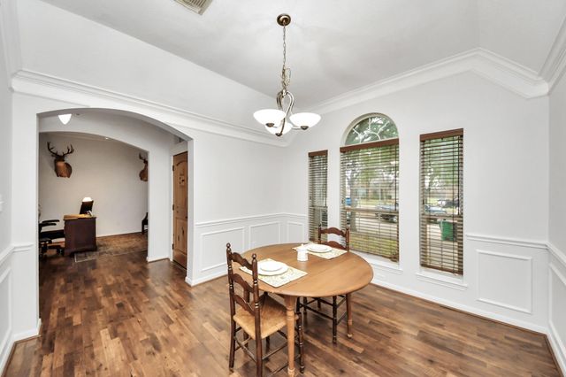 5718 Skydale Lane, Richmond, TX 77469