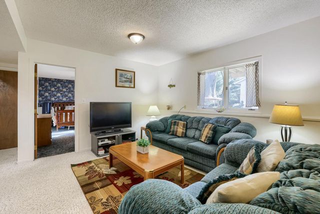39119 Riverside Court, North Branch, MN 55056