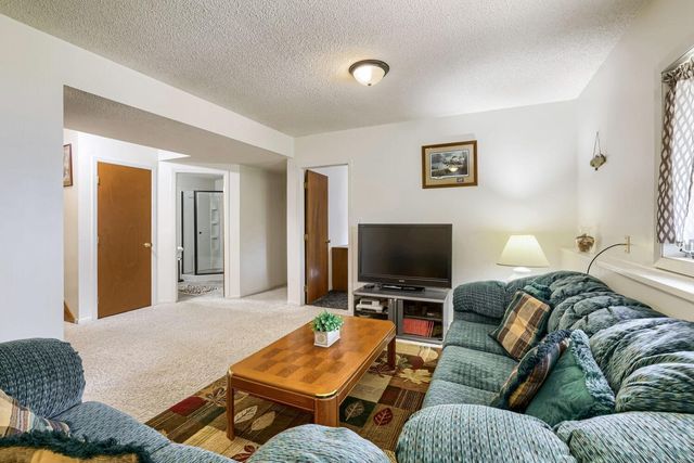 39119 Riverside Court, North Branch, MN 55056