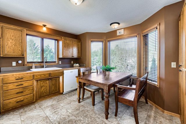 39119 Riverside Court, North Branch, MN 55056